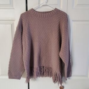 BEYOND THE RADAR. XL SWEATER. LONG SLEEVES FRINGE HEM  LIGHT PURPLE